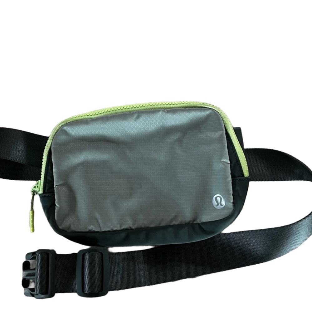 Lululemon Everywhere Pristine Belt Bag Gray Green Water Repellent Gorpcore